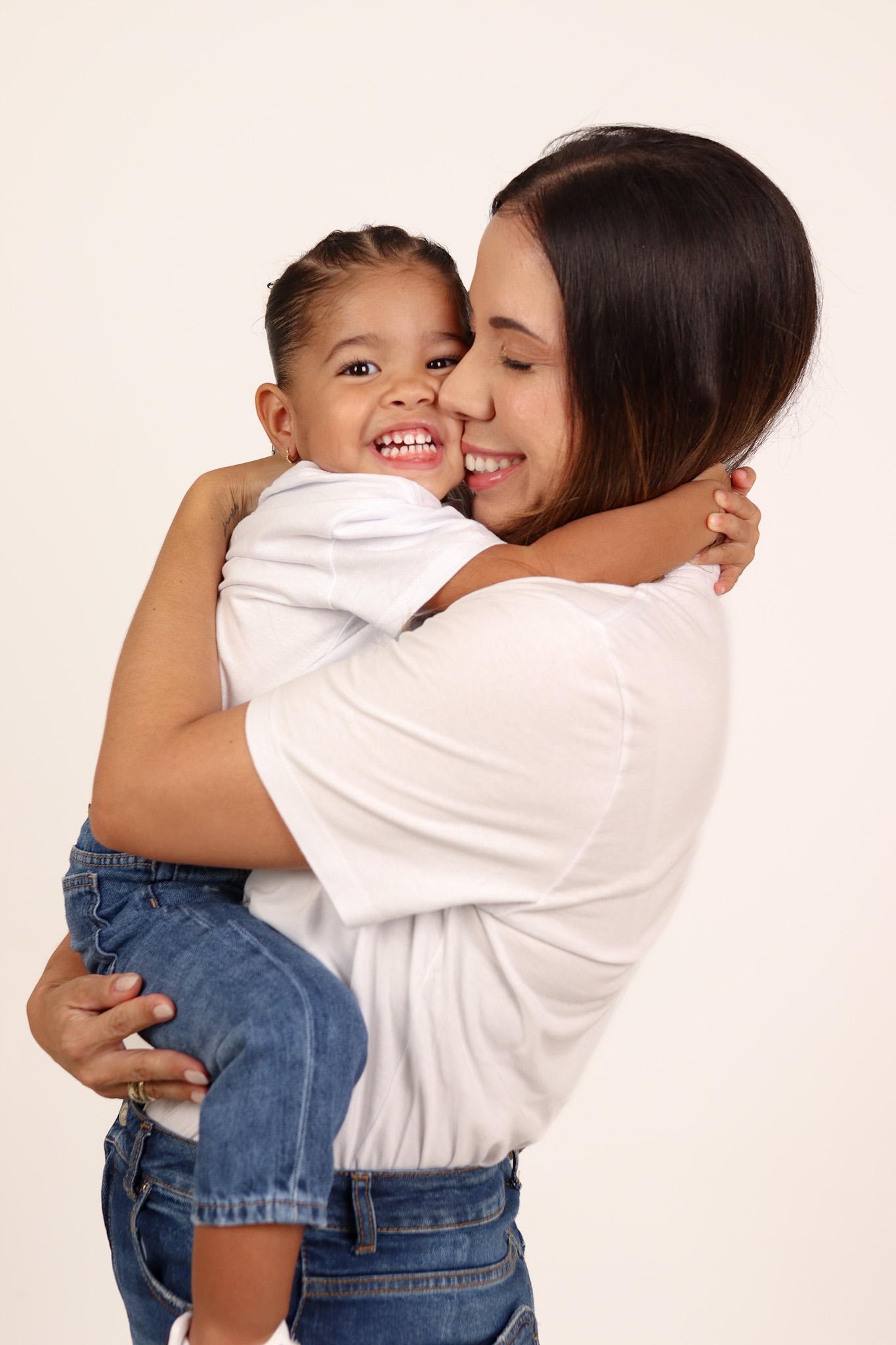 Família ao ar livre com bebê